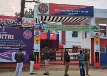 অবৈধ গেট বসিয়ে টাকা দাবি, চারজনের বিরুদ্ধে  মামলা