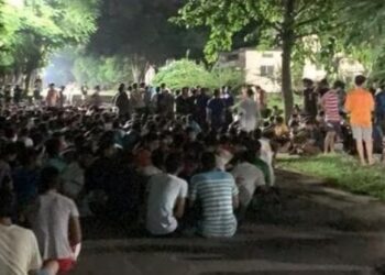 এনআইটি কাণ্ড: এবিভিপির বিক্ষোভে উত্তেজনা, পুলিশের সঙ্গে টানাহ্যাচড়া