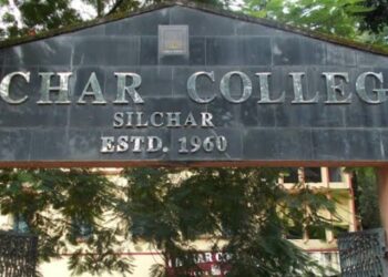 ইউনিফর্ম বিভ্রাট, কাছাড় কলেজের অধ্যক্ষকে তলব এডিসির