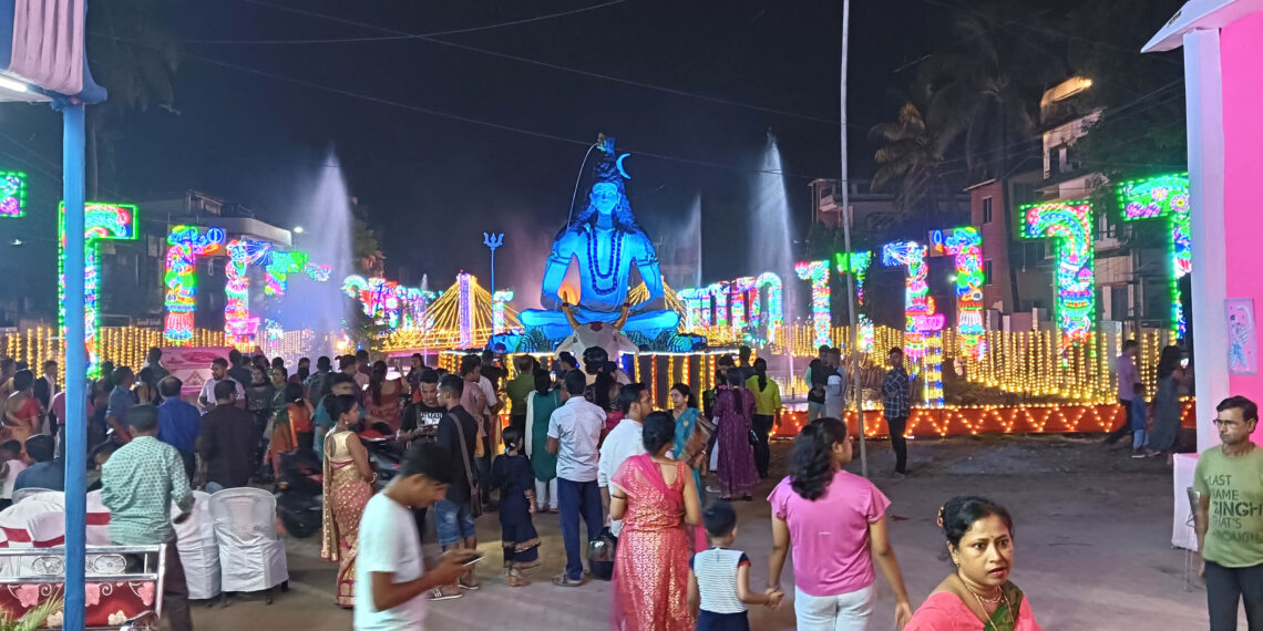 আজ মহাসপ্তমী, ষষ্ঠীতেই জমে ওঠে পুজো