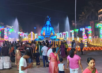 আজ মহাসপ্তমী, ষষ্ঠীতেই জমে ওঠে পুজো