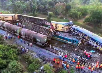 অন্ধ্রে ট্রেন দুর্ঘটনায় মৃত্যু বেড়ে ১৪, বিঘ্নিত রেল পরিষেবা