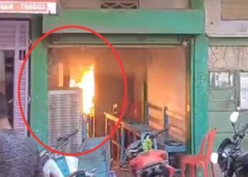 ইন্ডিয়া ক্লাব  মসজিদ কমপ্লেক্সে অগ্নিকাণ্ড