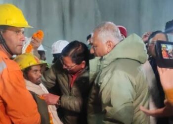 অবশেষে মুক্ত ৪১ শ্রমিক