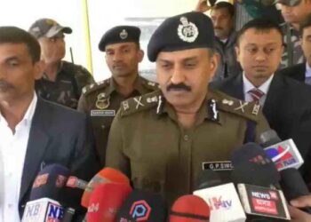 মানুষকে সন্ত্রস্ত করবেন না, আলফা-কে চ্যালেঞ্জ ডিজিপি-র