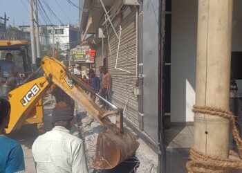 রাঙ্গিরখাঁড়িতে প্রশাসনের উচ্ছেদ অভিযান, ভাঙ্গা পড়ল দোকানপাট