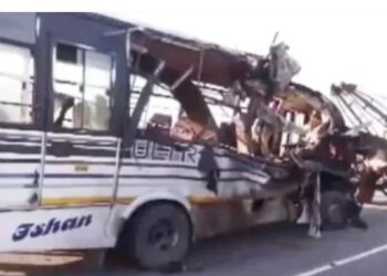 গোলাঘাটে মর্মান্তিক দুর্ঘটনায় হত ১৪