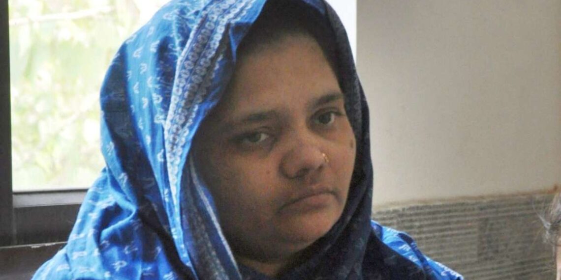 সুপ্রিম রায়ে বিলকিস বানোর ধর্ষকদের ফিরতে হচ্ছে জেলে