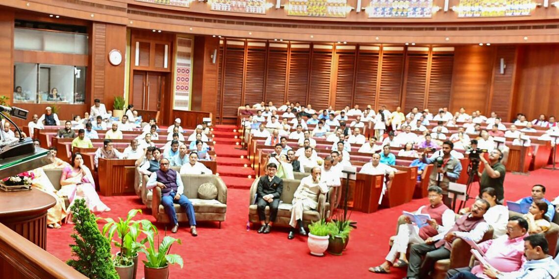 বাজেট অধিবেশনে সাময়িক বরখাস্ত শেরমান-আশ্রাফুল