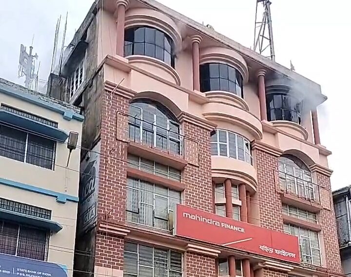 শিলংপট্টিতে ভয়াবহ অগ্নিকান্ড, পুড়ে ছাই কম্পিউটার সেন্টার