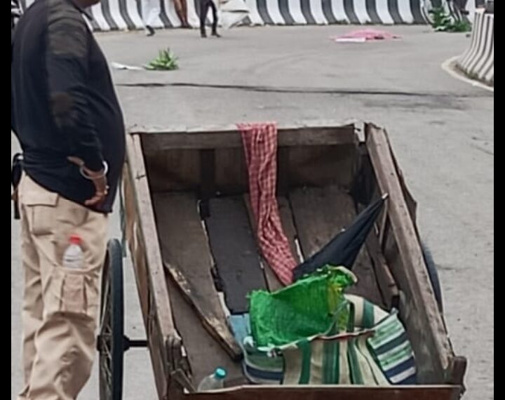 সাত সকালে সদরঘাট সেতুতে দুর্ঘটনা, কন্টেনারের চাকায় পিষ্ট রংপুরের সব্জিবিক্রেতা