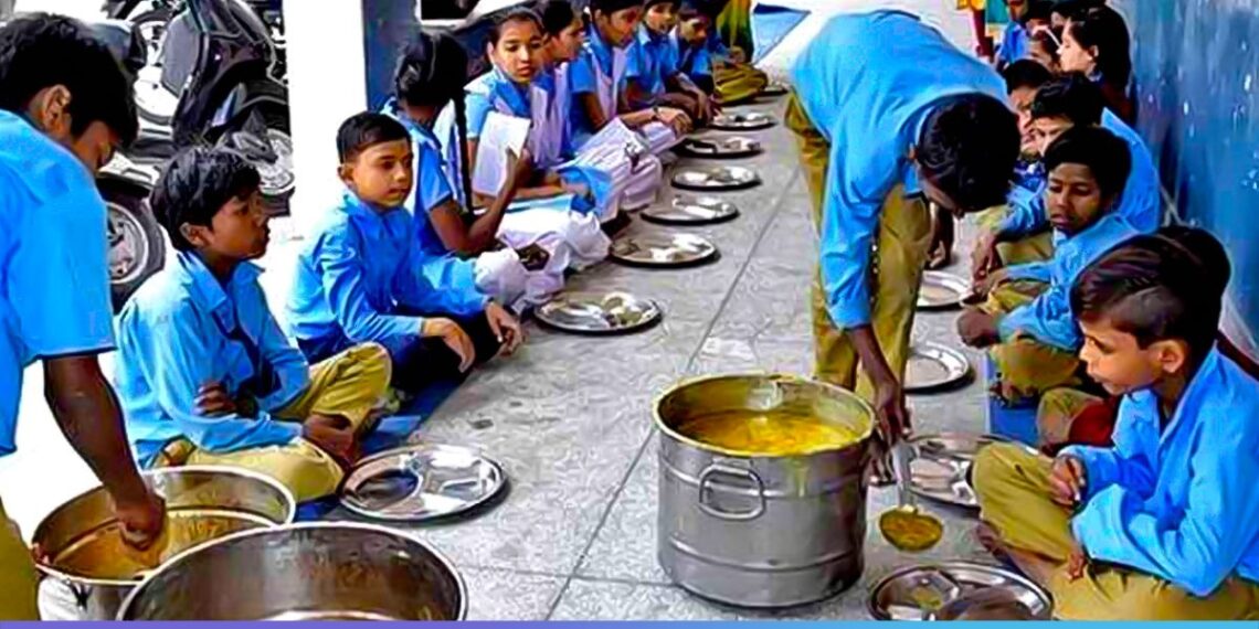 বরাদ্দ কম, “মিড ডে মিলে”- ডিম সংকট