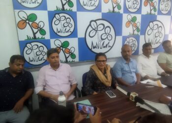 বন্যা মোকাবিলায় সরকারকে  নিষ্ক্রিয় বলে বিধলেন সুস্মিতা