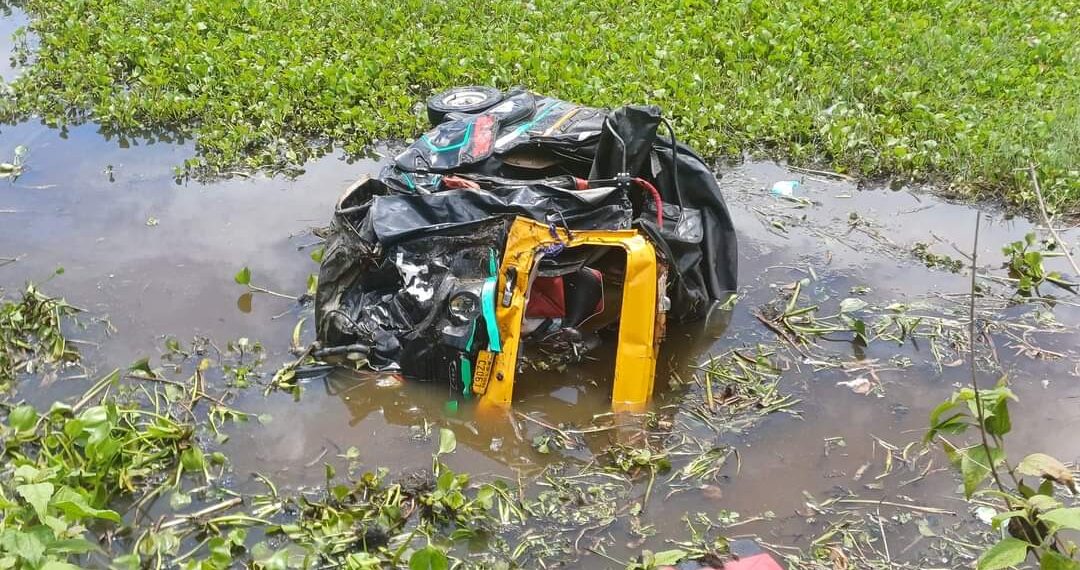 নিলামবাজারে মর্মান্তিক দুর্ঘটনায় হত একই পরিবারের ছয়