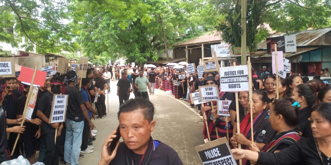 মার যুবকদের হত্যা : তীব্র প্রতিবাদ মারকুলিনে