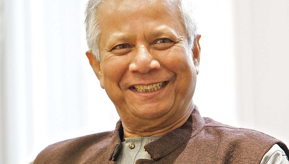 ঢাকায় পৌঁছেছেন ড. ইউনূস