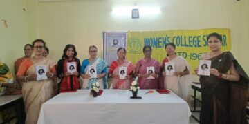 স্বাধীনতা দিবসে উইমেন্স কলেজ মালতি শ্যাম স্টাডি সেন্টারের উদ্যোগে প্রথম ষান্মাসিক পত্রিকা “উত্তরণ” উন্মোচিত