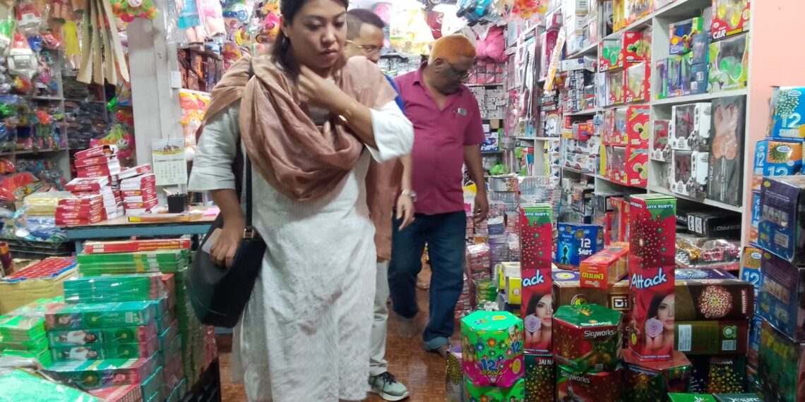 শব্দদানব নিয়ে শিলচরে বিক্রেতাদের চোর- পুলিশ খেলা