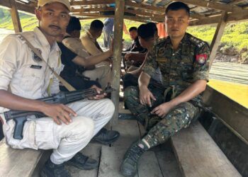 পুড়লো লরি, জিরিবামে অশান্তি অব্যাহত