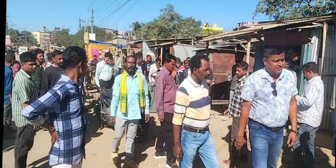 তপবননগরে দুষ্কৃতী হামলায় আহত দুই ভাই, মদ-জুয়ার বিরুদ্ধে সরব স্থানীয়রা