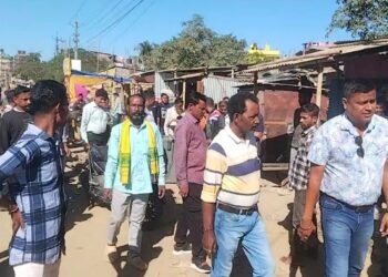 তপবননগরে দুষ্কৃতী হামলায় আহত দুই ভাই, মদ-জুয়ার বিরুদ্ধে সরব স্থানীয়রা