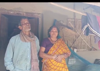 পুত্র ও পুত্রবধূর হা‌তে লা‌ঞ্ছিতা মা বাবা