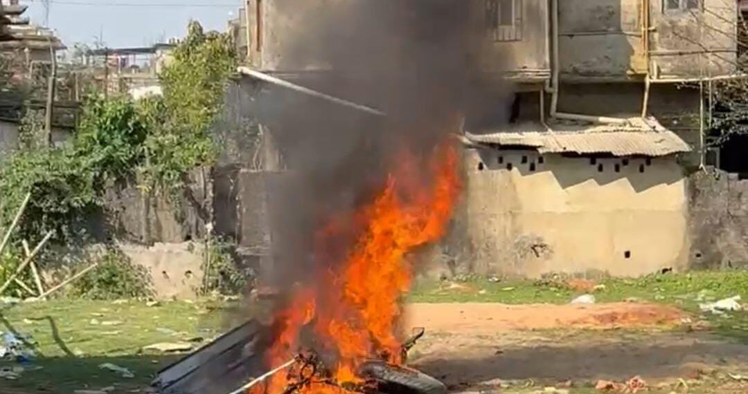 শিলচরে যুবতীকে অপহরণের চেষ্টা ! উত্তেজনা, পুড়িয়ে দেওয়া হলো বাইক