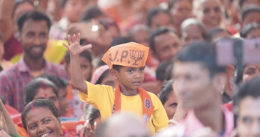 কংগ্রেস ডুবন্ত নৌকা, বোকারাই অর্থ দিয়ে ওই দলের টিকিট নিয়েছেন: হিমন্ত