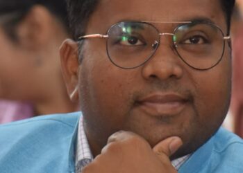 বিশ্ববিদ্যালয় যৌনকাণ্ড,গা ঢাকা দিলেন অভিযুক্ত অধ্যাপক, ছুটিতে যাবার নির্দেশ কর্তৃপক্ষের