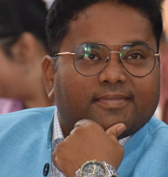 বিশ্ববিদ্যালয় যৌনকাণ্ড,গা ঢাকা দিলেন অভিযুক্ত অধ্যাপক, ছুটিতে যাবার নির্দেশ কর্তৃপক্ষের