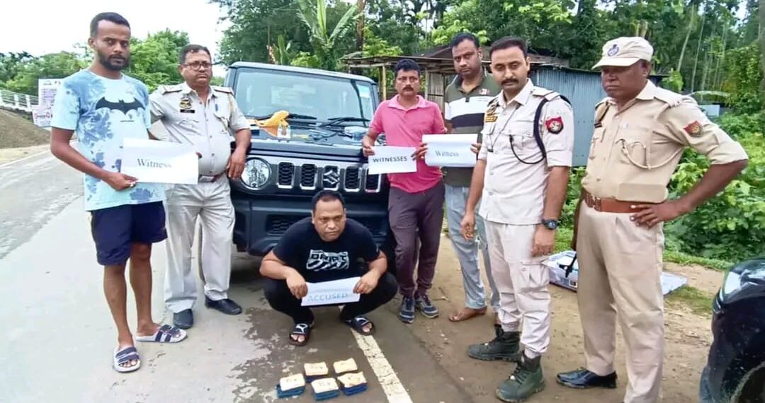 পূর্ব সোনাইয়ে মাদক পঞ্চায়েত ! পুলিশের জালে টিঙ্কু