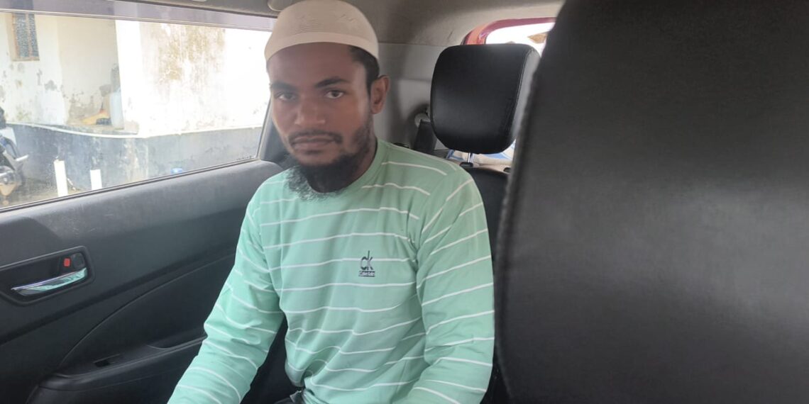 স্ত্রীর আপত্তিকর ভিডিও – ছবি ফেসবুকে পোস্ট, গ্রেফতার যুবক