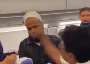 বিমানে কাটিগড়ার যুবককে চড় মেরে আটক সহযাত্রী