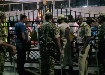 শিলচরে নিগমের ফরমানে সন্ধ্যা ৬টায় বন্ধ বিসর্জনঘাটের গেট, উত্তেজনা