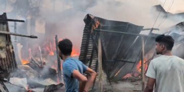 মাইবাঙে বিধ্বংসী অগ্নিকাণ্ড, ছাই একাধিক দোকান